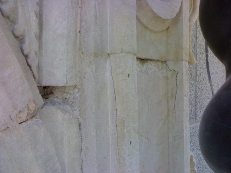 Detalle antes de Resturar la piedra